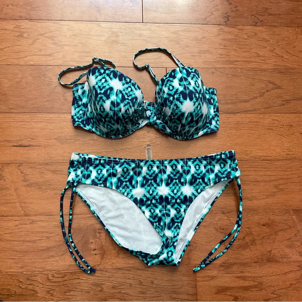 Victoria's Secret Blue, Teal Patterned Underwire Pushup Bikini Set Size M, 38D